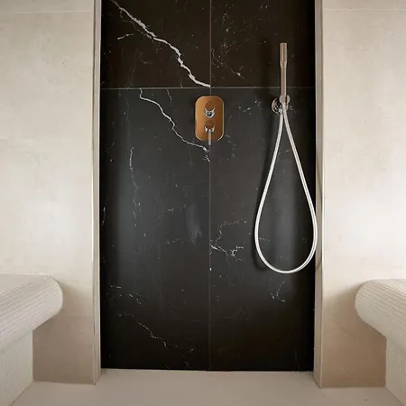 Five Stars Luxury Apartament *